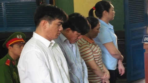 Trốn truy nã tội “giết người” lại đi buôn ma túy