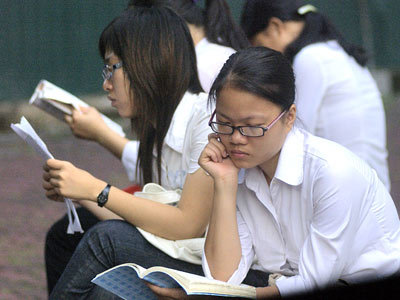 Khốc liệt cuộc đua tuyển sinh vào kinh tế