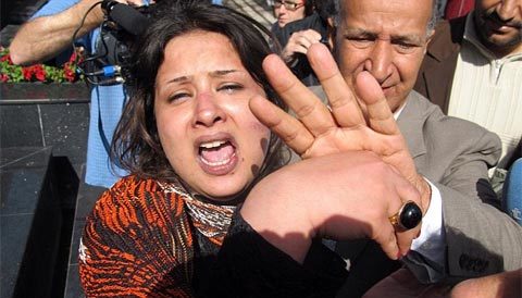 Cô gái bị quân Gaddafi cưỡng hiếp kể chuyện