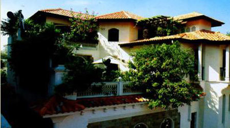 Những dinh cơ tráng lệ của sao Việt