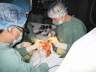 Đằng sau chuyện xuất ngoại chữa bệnh