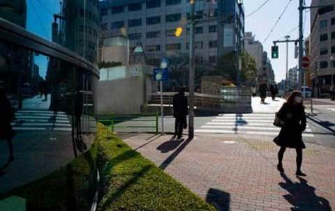 Động đất mạnh, cao ốc Tokyo rung lắc