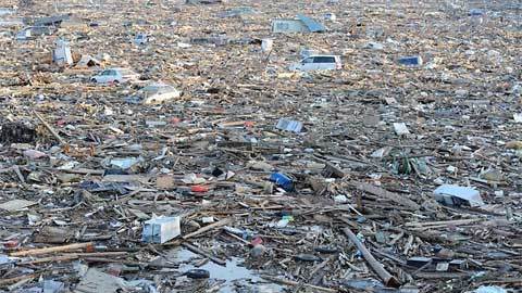 Hàng núi rác thải xuất hiện khắp Nhật