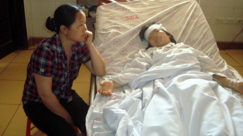 Thiếu nữ bị bạn trai đẩy xuống giếng hoang