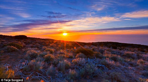 Thiên hà đẹp kì lạ qua 3 phút video