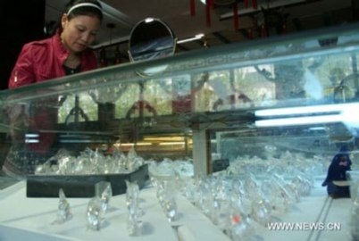 Giải mã cơn sốt bán vàng, 'găm' bạc