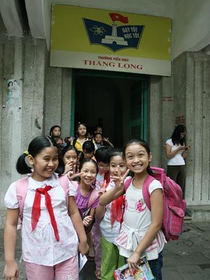 Trường cho con hay đẳng cấp bố mẹ?