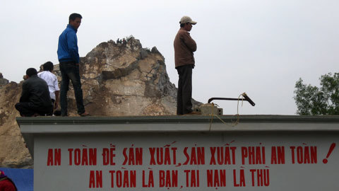 Đấu giá khoáng sản để hết xin - cho