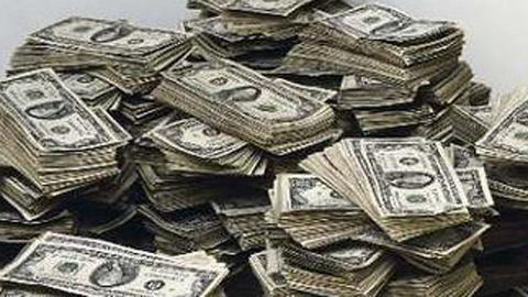 Mối gặm sạch 200.000 USD ở ngân hàng