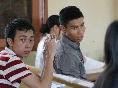 Hay là mở lại khối E?