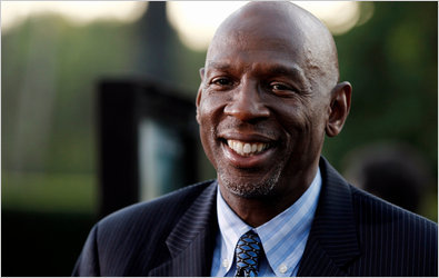 'Siêu nhân' của trẻ nghèo lọt top 100 người ảnh hưởng