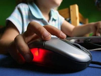 Ra mắt phần mềm giám sát trẻ em trên Facebook