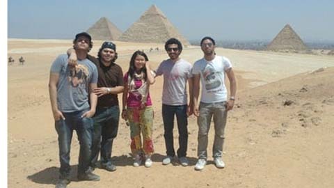 Nữ sinh 20 tuổi độc hành xuyên hành tinh