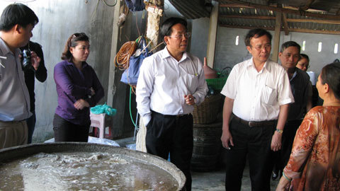 Có nên 'bảo tồn' sự lạc hậu?