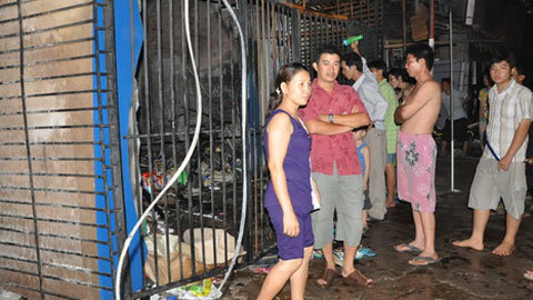 Tiệm tạp hóa cháy rụi lúc vắng chủ