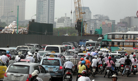 Kẹt cứng các cửa ngõ vào Hà Nội, Sài Gòn