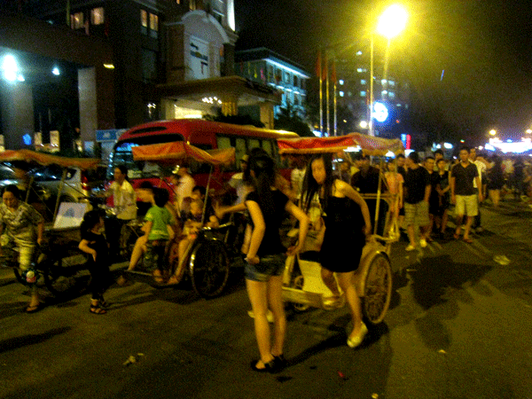 Nhiều teen bỏ học vì pháo hoa Carnaval Hạ Long 2011