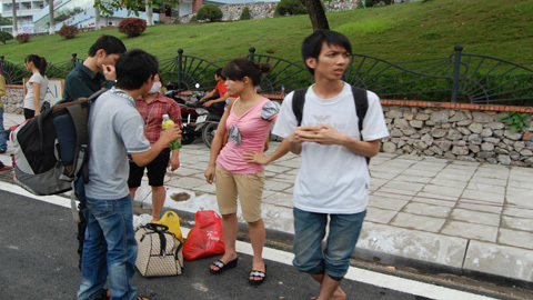 Du lịch 30/4: Đông nghẹt và chặt chém