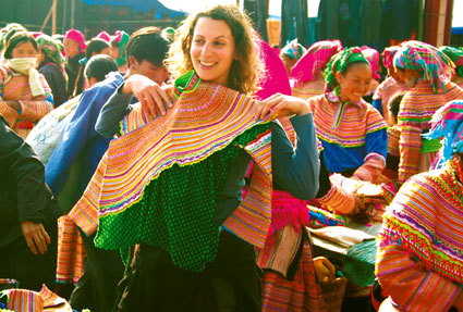 Lễ hội nở rộ, “trăm hoa đua sắc”