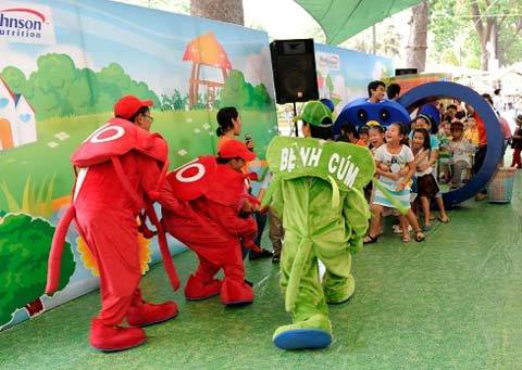 Bé học điều hay qua hành trình diệt vi khuẩn