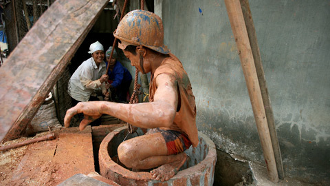 Những người làm việc 'dưới âm phủ'