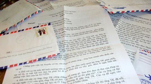 Hồi âm đơn thư bạn đọc đầu tháng 5/2011