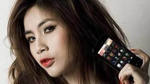 Khỏa thân, rạch tay vì 'cuồng' Thủy Tiên