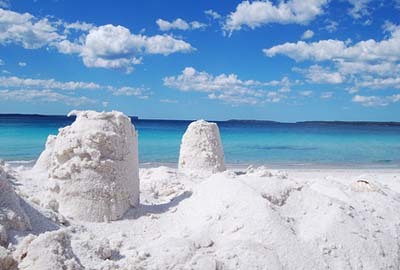 8 bãi biển lạ kỳ nhất thế giới