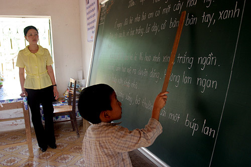 Tréo ngoe thầy cô 'đua xe' đường núi