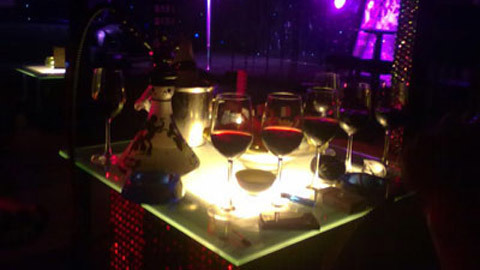 Vén màn lối sống “thác loạn” của sinh viên VIP