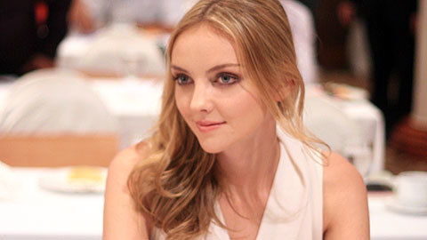 Ngắm đôi mắt đẹp của người mẫu giá một tỉ