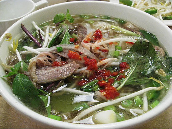 'Khám phá' bát phở giá 5.000 USD