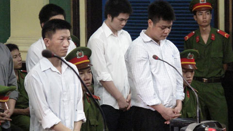 Cặp vợ chồng lưu hành tiền giả lãnh án