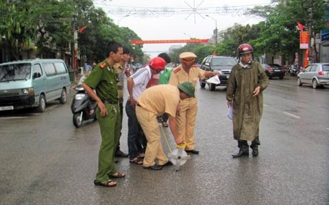 Hà Tĩnh: Xe công an gây tai nạn rồi… 'bỏ đi'