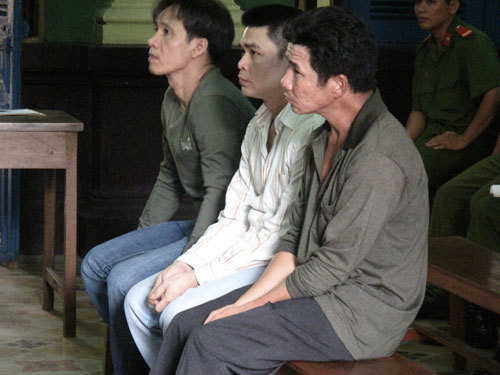 Bị cắt gân chân vì dan díu với người tình “đại ca”