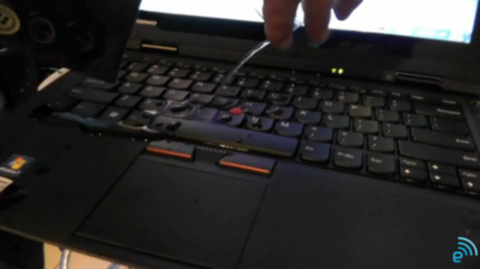 ThinkPad X1 sặc nước cũng vẫn 'ngất lịm'