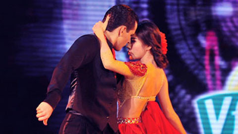 Thủy Tiên tát bạn nhảy, vẫn dịu dàng