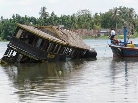 Giám đốc Dìn Ký nói gì về vụ chìm tàu?