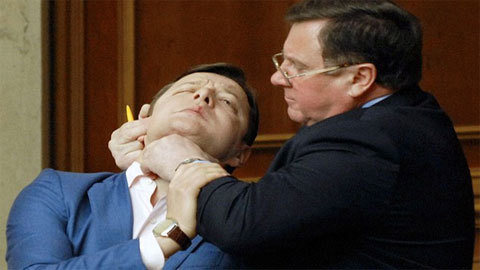 Chính trị gia khi nổi nóng thật đáng sợ