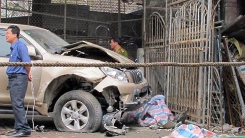 Nghệ An: Xế hộp phát nổ trong đêm