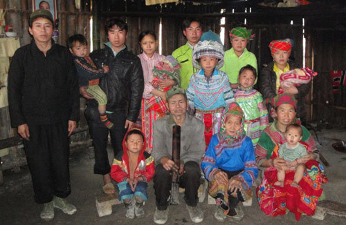 'Vua đẻ' ở Hà Giang: 41 tuổi, 16 con