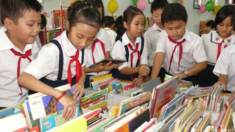 Lạ lùng đọc sách để...  ngủ