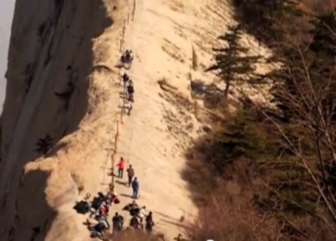 Vượt chặng đường 'có 1 không 2' trên thế giới