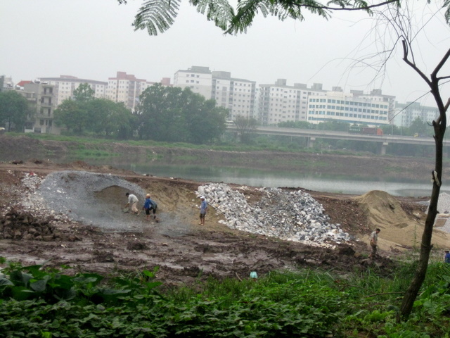 Hà Nội cải tạo hay 'thu hẹp' hồ Linh Đàm?