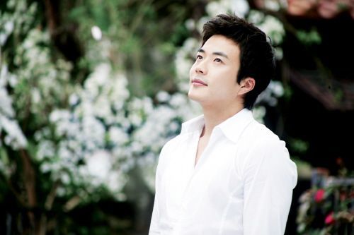 Kwon Sang-woo đóng cặp với siêu sao Thành Long