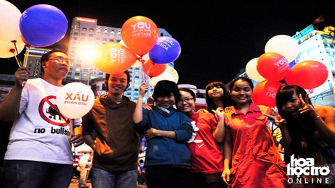 Quái đản chiêu 'dìm hàng hội đồng' của teen