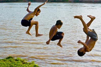 Môi trường sống thiếu an toàn, trẻ gặp nhiều nguy cơ