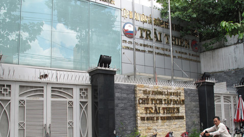 Cám cảnh 4 thuyền trưởng “ôm” tàu chờ con nợ