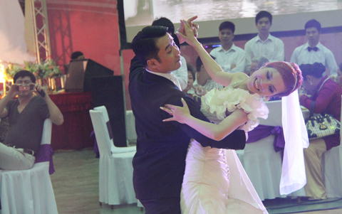 Lễ cưới cực lạ của cặp dancesports nổi tiếng