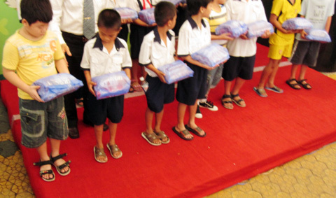 Tháng thiếu nhi đọc sách miễn phí